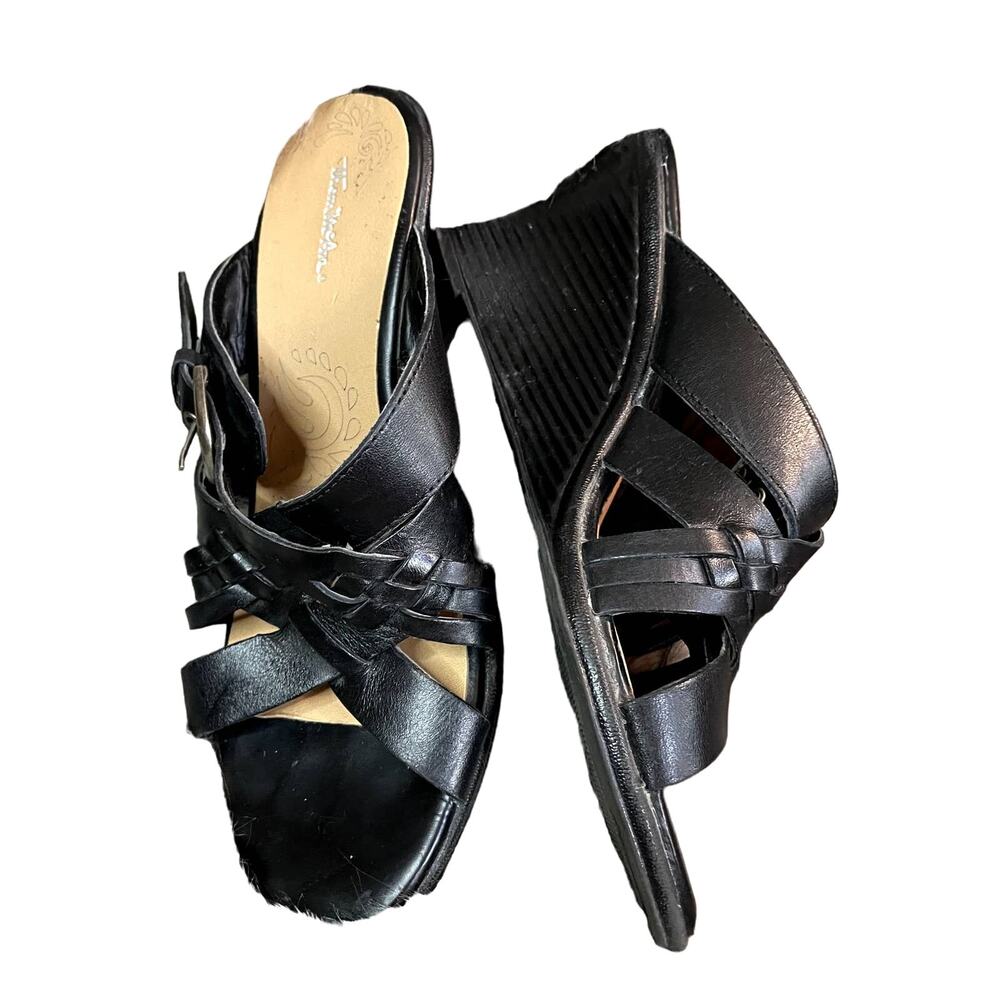 Thom McAn Women's Black Leather Wedge Sandals Size 7 flat bottom open toe